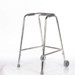 הליכון רגיל עם גלגלים